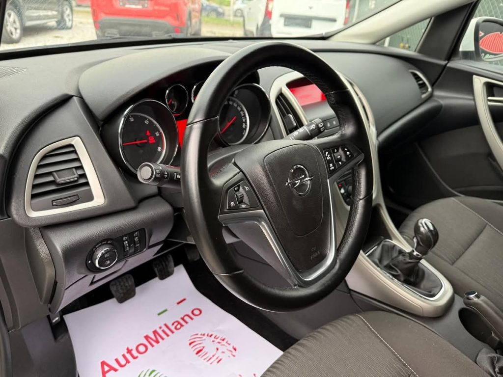 OPEL ASTRA J SW 2011 ГОДИНА