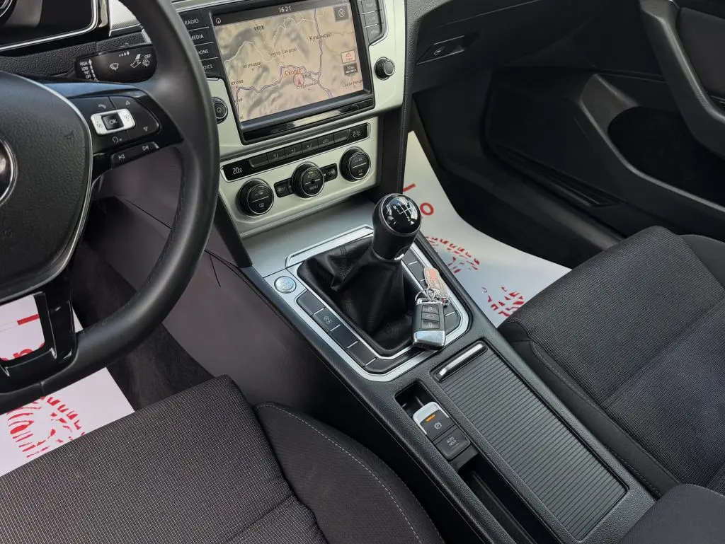 VOLKSWAGEN PASSAT 1.6 TDI 2016 ГОДИНА