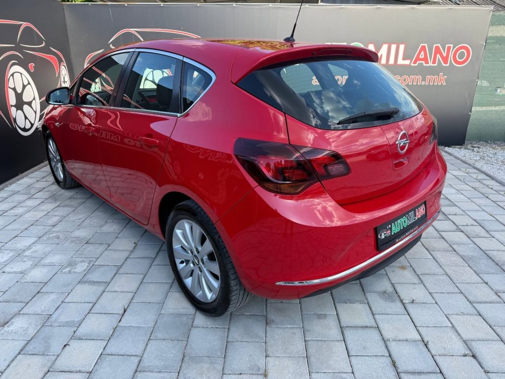 OPEL ASTRA J Cosmo - 1.7 CDTI (110KS) - 2013